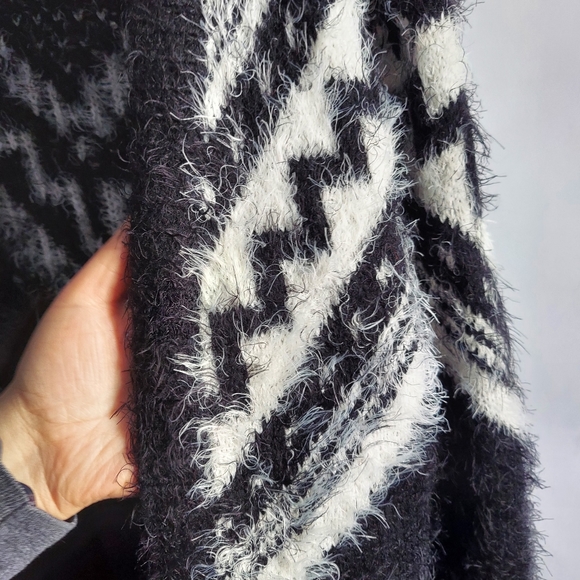 Adore Open Front Fuzzy Soft Cardigan Sz M - Picture 3 of 4